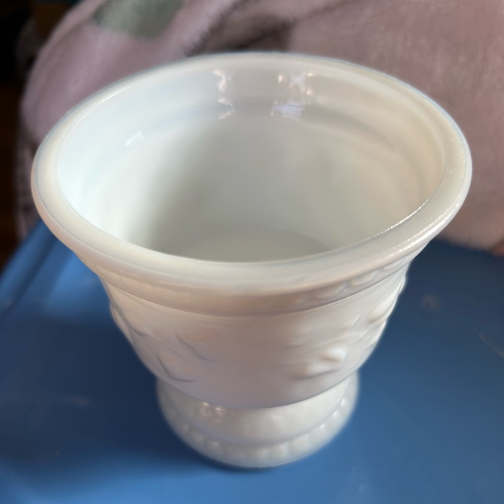 Vintage Milk Glass Pedestal Dish Bowl Ivy Leaf Pattern Succulent Planter White